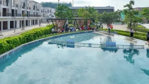 Khu vực hồ bơi NOXH Hòa Phú đã đi vào hoạt động