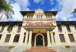 Bộ Tư pháp làm rõ: Hợp đồng đặt cọc bất động sản không bắt buộc công chứng